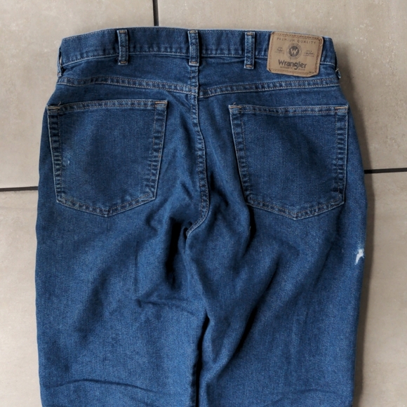 Wrangler Jeans - Picture 2 of 7